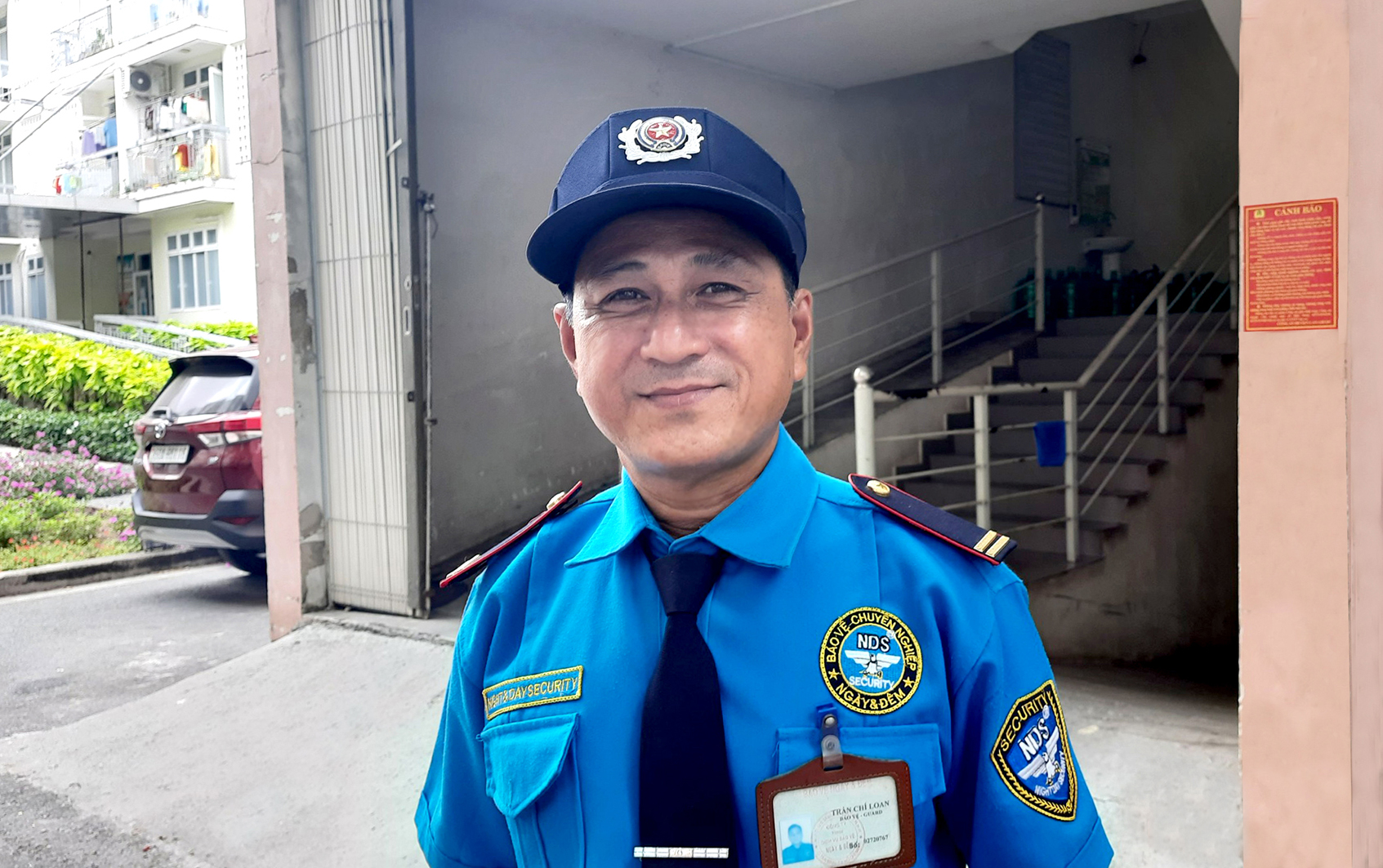 Nhân viên bảo vệ Ngày & Đêm - Trần Chí Loan