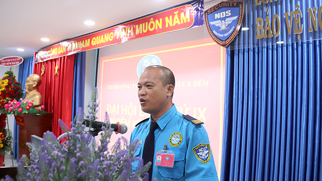 Đại biểu Nguyễn Hữu Toàn phát biểu tham luận
