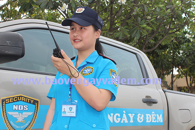 Nữ nhân viên Bảo vệ Ngày và Đêm tại Công ty Dệt Đông Quang