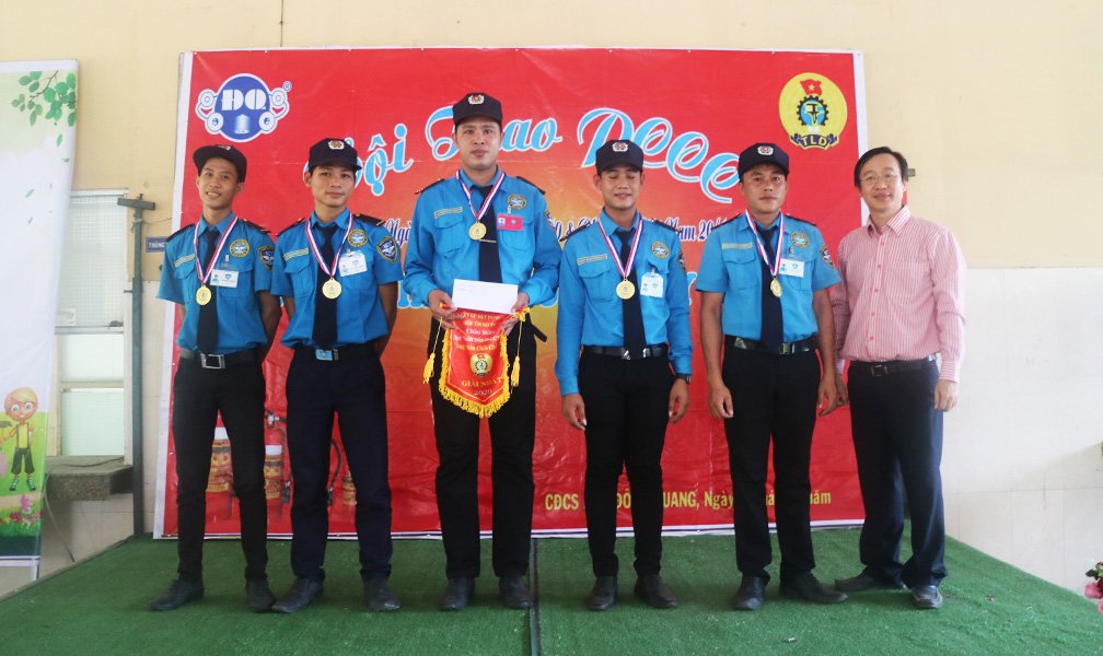 Night & Day Security Guardsof the Team LA01 received the First Prize of Fire Protection Competition