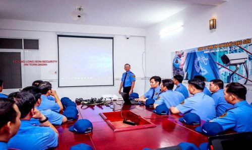 Công ty Hoàng Long Sơn tổ chức đào tạo chuyên môn nghiệp vụ cho nhân viên